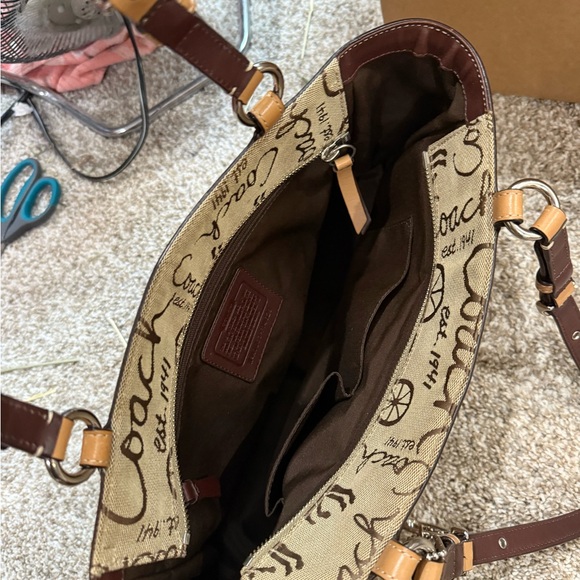 Stunning 2010 Horse And Carriage Coach Tote - Picture 3 of 8